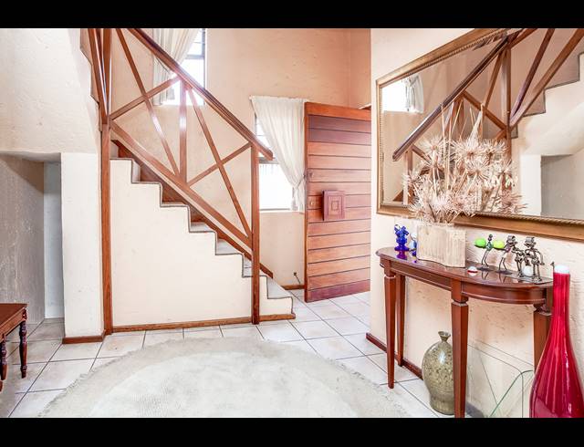 4 BEDROOM HOUSE FOR SALE IN BRYANSTON